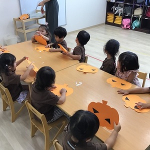 Preschoolクラス　ハロウィン製作