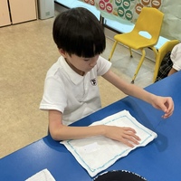年長クラス　ぞうきん縫いに挑戦！
