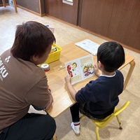 キンダー　クラス　ライブラリー